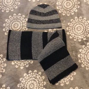 Gap Beanie Scarf Set